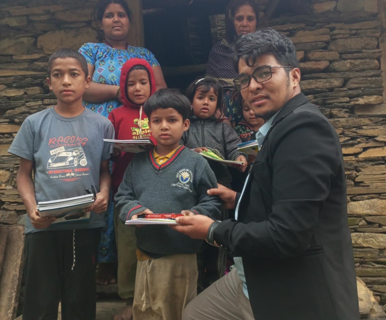 अध्यक्ष बोहरा द्धारा जन्मदिनको अवसरमा विपन्न परिवारका विद्यार्थीलाई शैक्षिक सामाग्री&hellip;