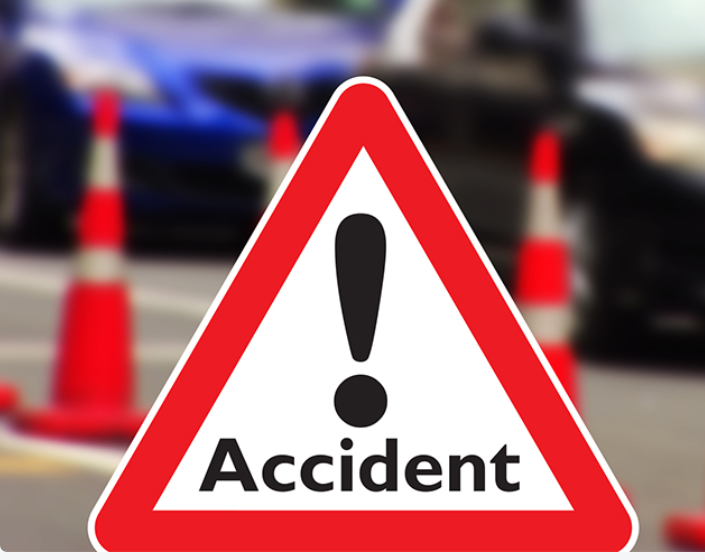 बझाङमा जिप दुर्घटना, चालक सहित ४ जनाकाे ज्यान गयाे ।