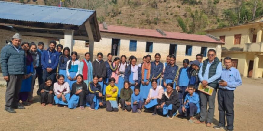 शिक्षाेदय माध्यमिक बिद्यालयका बिद्यार्थीहरुकाे दृष्टि चेकजाँच , ३२ जनालाई चस्मा…