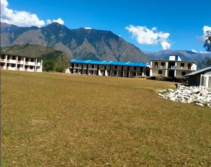 भुपू विद्यार्थीहरूबाट केदार माविलाई लाखौँको सहयोग