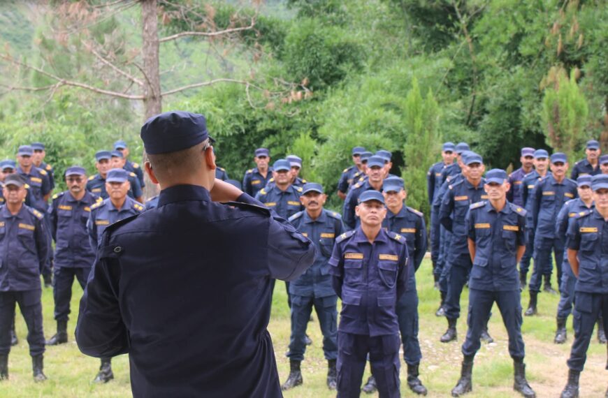 जिल्ला प्रहरी कार्यालय बझाङमा प्रहरी नायव उपरीक्षक धमलाको स्वागत