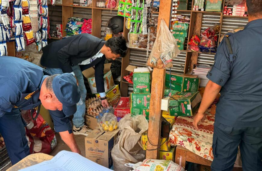 चाडपर्वलाई मध्यनजर गर्दै दुर्गाथलीका बजारमा अनुगमन, म्याद नाघेका सामाग्री…