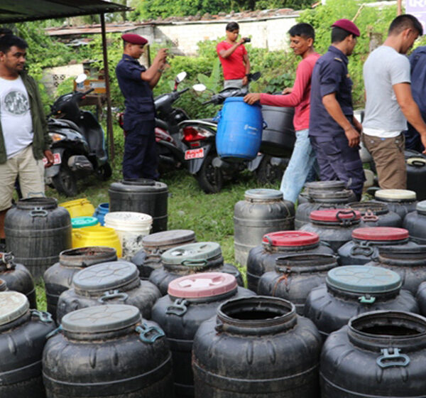 बझाङमा तीन दशकपछि न्यून गुणस्तरको रक्सी बिक्री बितरणमा पूर्ण रोक