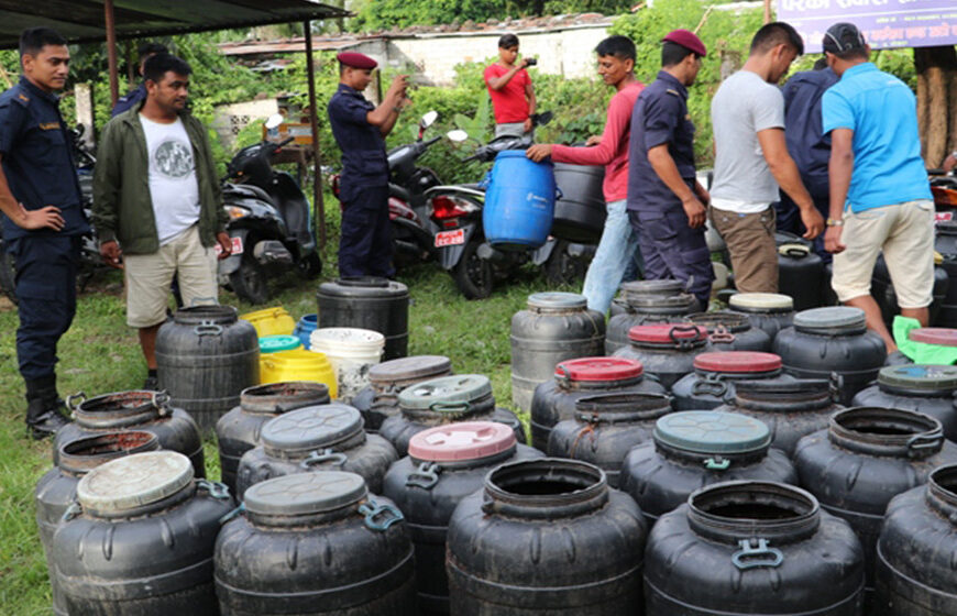 बझाङमा तीन दशकपछि न्यून गुणस्तरको रक्सी बिक्री बितरणमा पूर्ण रोक