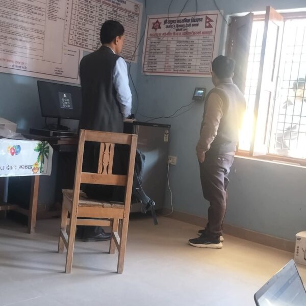 जयपृथ्वी नगरपालिकाका दुई विद्यालयमा विद्युतीय हाजिरी प्रणाली जडान