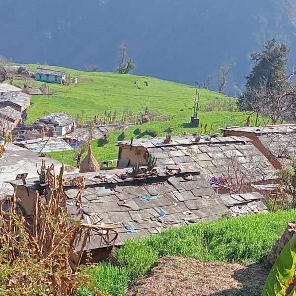 गाउँमा रोजगारी अभावले बढ्यो भारत पलायन, बुंगल–७ भयो सुनसान