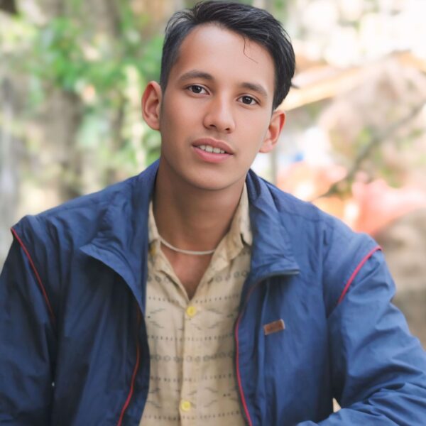 जंगलको खर्कदेखि रेडियो स्टेसनसम्म संघर्ष, संकल्प र सञ्चारको आवाज बनेका प्रशान्त बोहरा