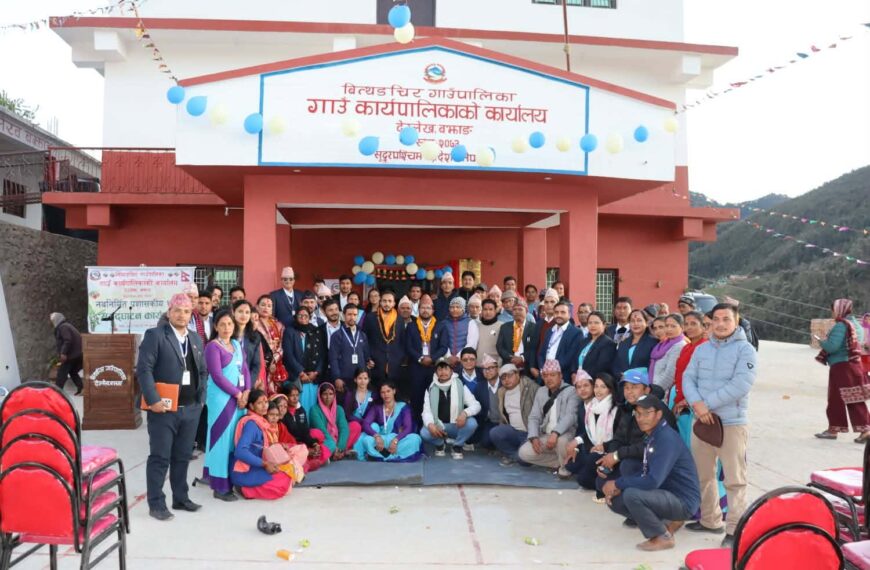 बित्थडचिर गाउँपालिकाको कार्यपालिका बैठक ‘लाइभ’ गर्न माग, अध्यक्षलाई ज्ञापनपत्र